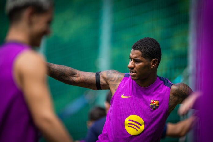 Marcus rashford à l'entrainement du barca