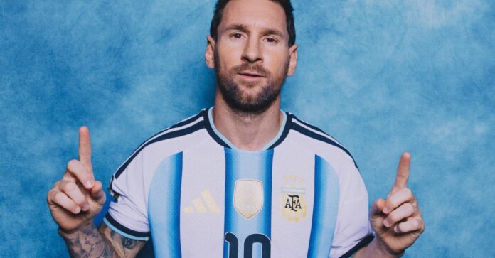 Lionel Messi avec l’Argentine avant le match contre l’Algérie à Kansas City.