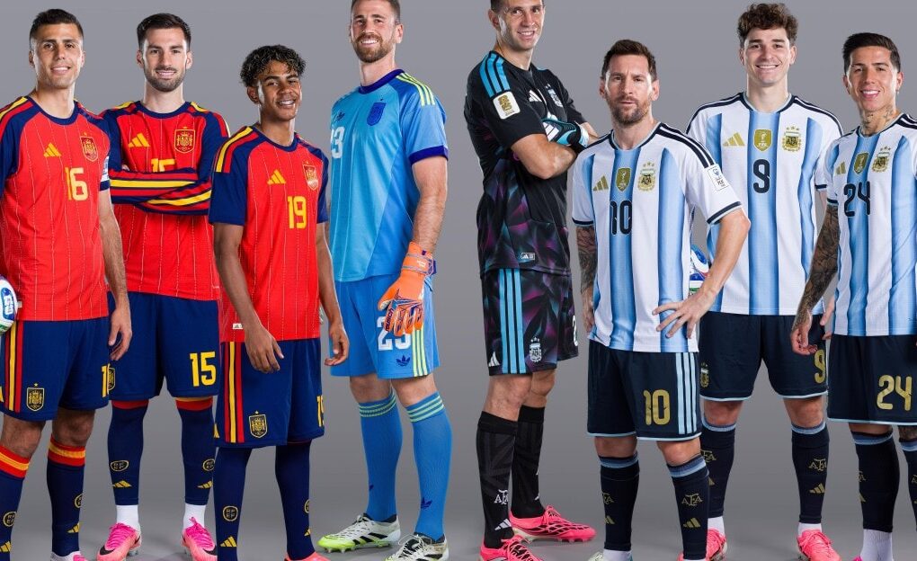 Xavi et Javier Mascherano débattent de la finale entre l’Espagne et l’Argentine.