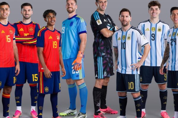 Xavi et Javier Mascherano débattent de la finale entre l’Espagne et l’Argentine.
