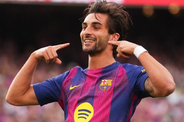 Ferran Torres sous le maillot du Barça lors d’un match au Camp Nou.