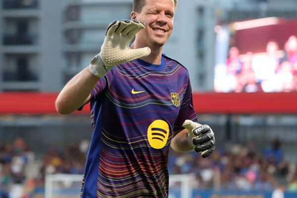 Wojciech Szczesny souriant pendant le stage d’entraînement du Barça en Angleterre.