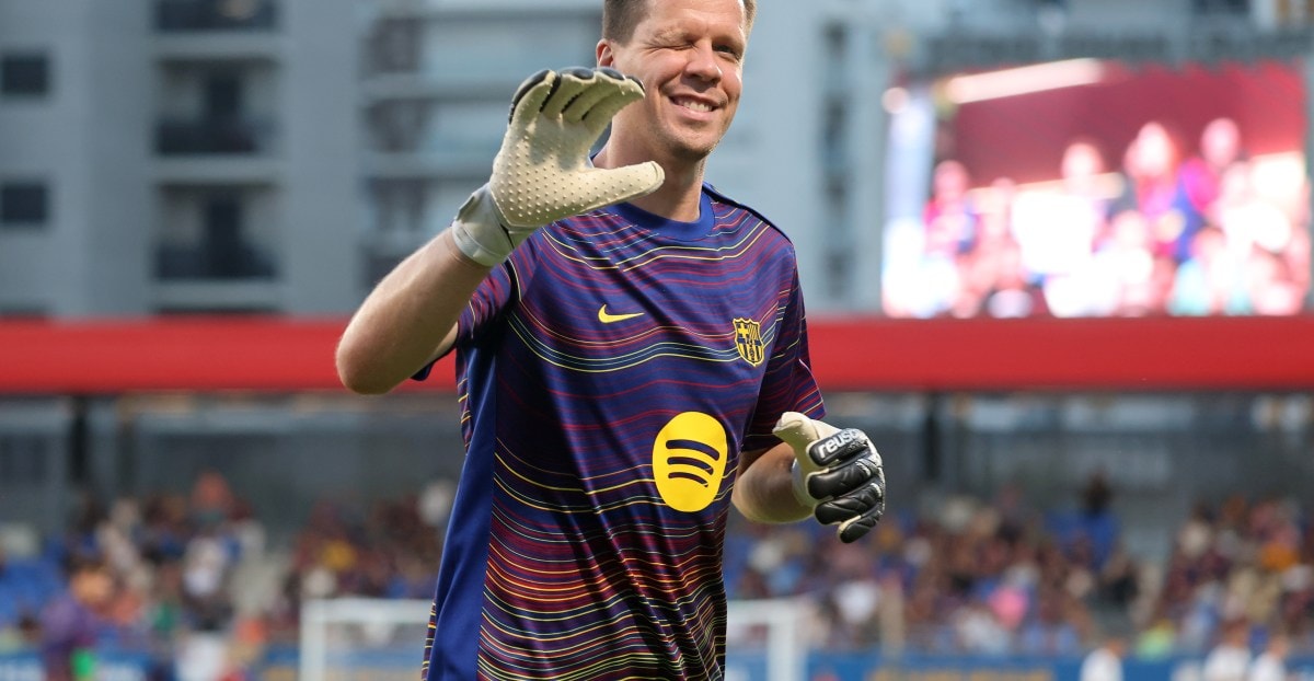 Wojciech Szczesny souriant pendant le stage d’entraînement du Barça en Angleterre.