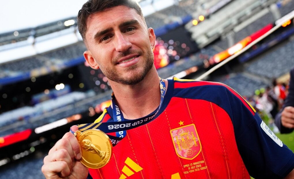 Aymeric Laporte et Pau Cubarsí dans la défense de l’Espagne pendant la Coupe du monde 2026.