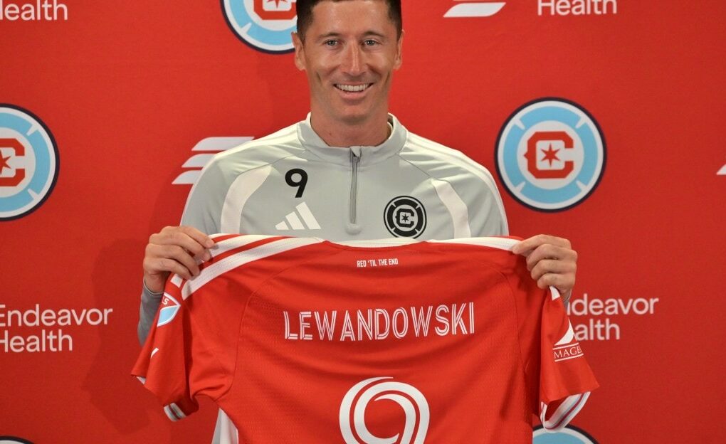 Robert Lewandowski lors de sa présentation avec le Chicago Fire après son départ du Barça.