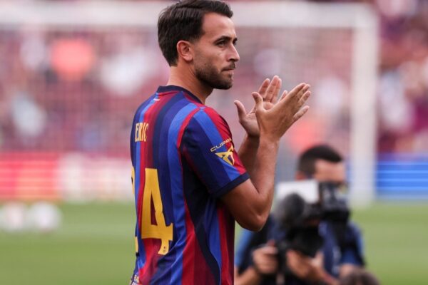 Eric García en action avec le Barça pendant la victoire face à Al Ahly au Trophée Gamper.