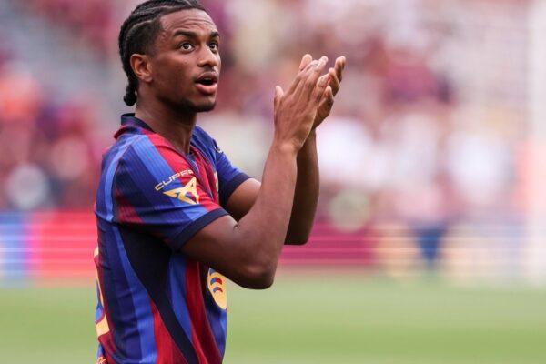 Alejandro Balde sous le maillot du Barça.