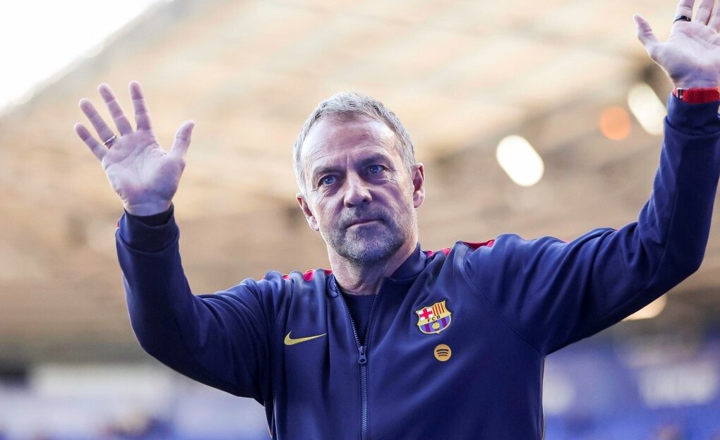 Hansi Flick pendant la préparation du Barça en Angleterre.