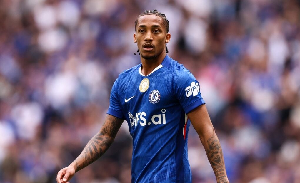 João Pedro sous le maillot de Chelsea, où l’attaquant brésilien doit signer un nouveau contrat.