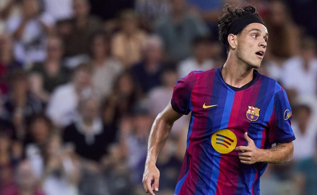 Héctor Fort avec le maillot du FC Barcelone.