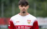 Mirza Ćatović avec le VfB Stuttgart lors de la photo d’équipe organisée au centre du club.
