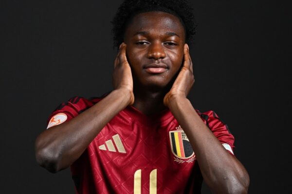 Jesse Bisiwu lors de son premier entraînement avec le groupe du FC Barcelone.