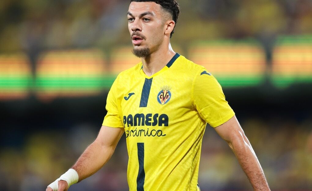 Georges Mikautadze en action avec Villarreal pendant un match.