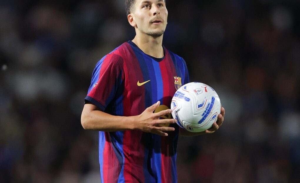 Roony Bardghji avec le FC Barcelone lors d’une séance d’entraînement.