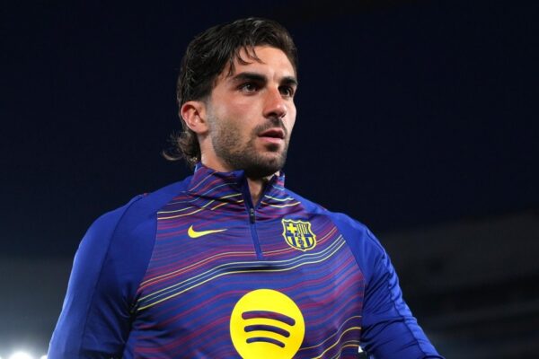 Ferran Torres sous le maillot du Barça pendant un match.