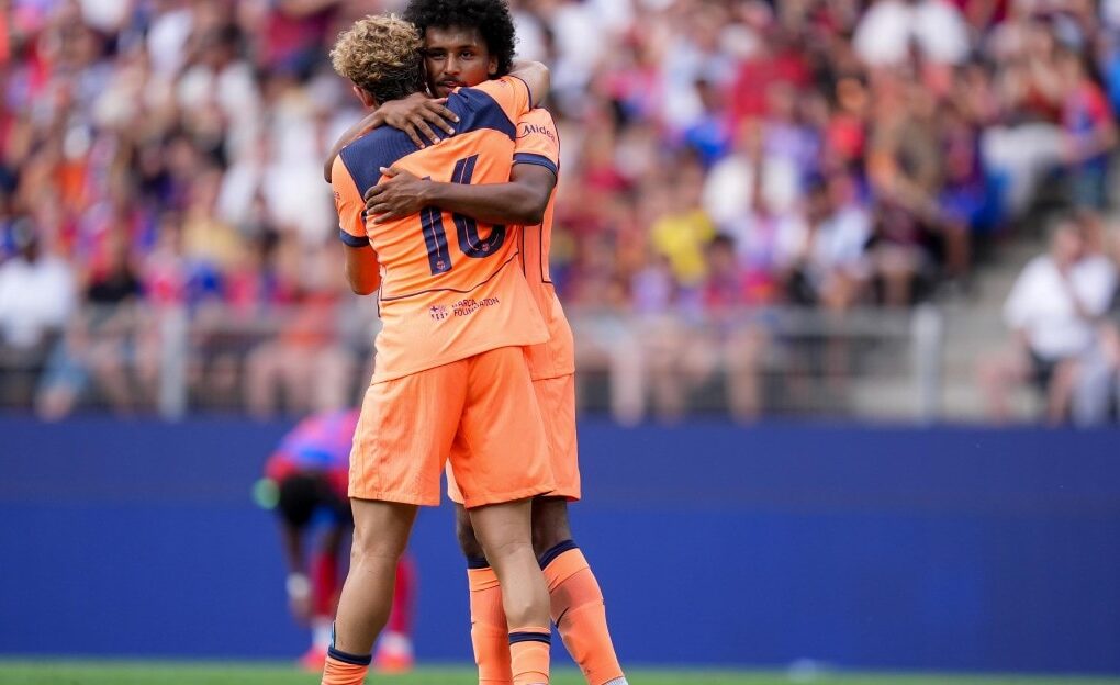 Karim Adeyemi avec le Barça lors du match amical contre le FC Bâle.
