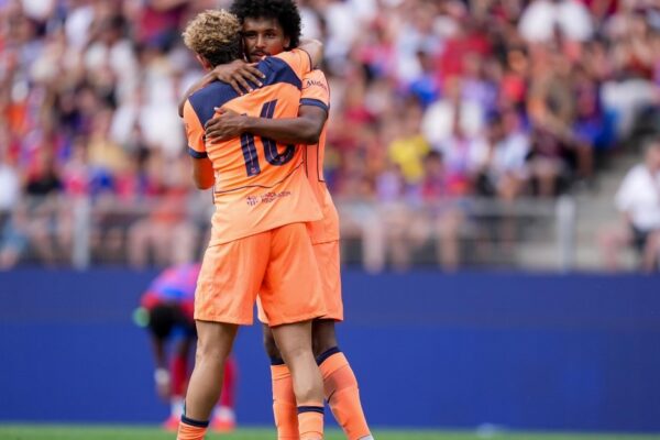 Karim Adeyemi avec le Barça lors du match amical contre le FC Bâle.