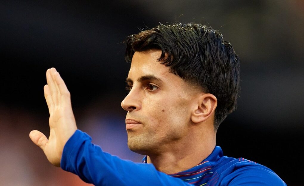 João Cancelo arrive à Barcelone pour finaliser son transfert au Barça.