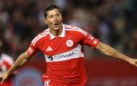 Robert Lewandowski célèbre un but avec le Chicago Fire lors du match contre Charlotte FC.