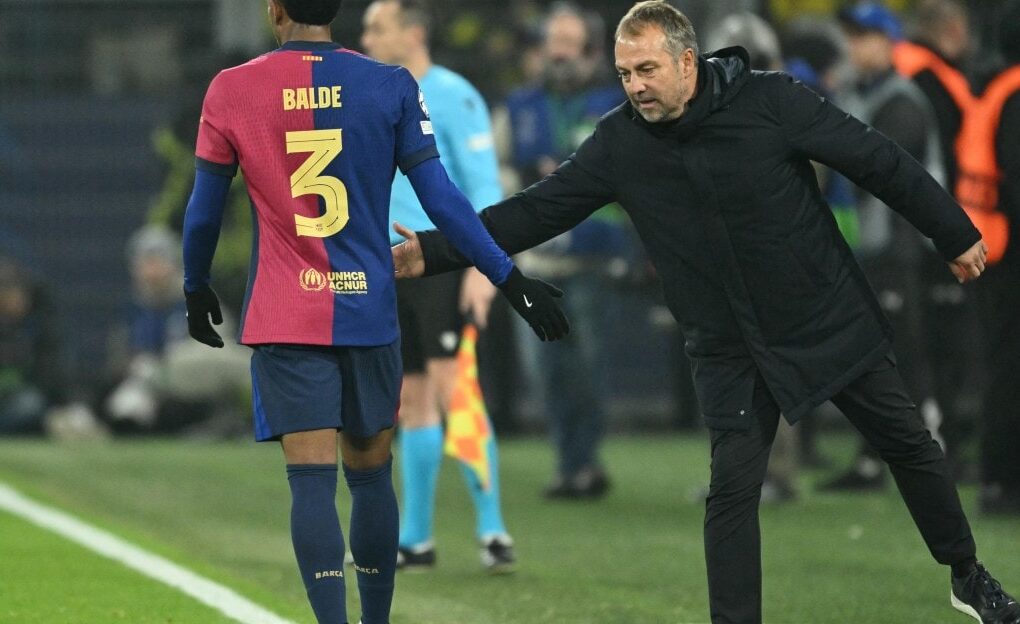 Alejandro Balde sur le terrain avec le FC Barcelone.