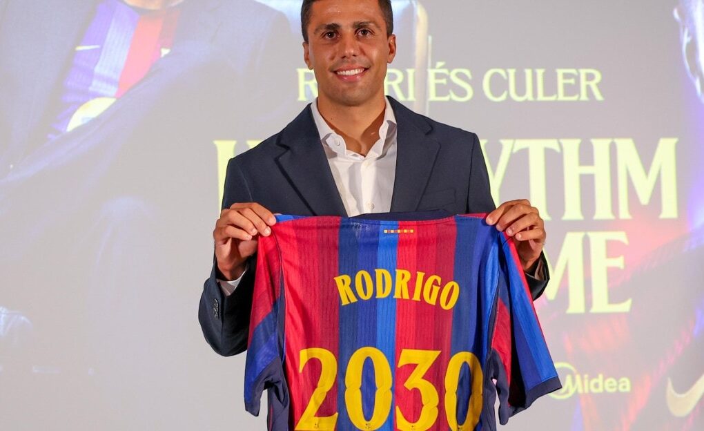 Rodri lors de sa présentation comme nouveau joueur du Barça.