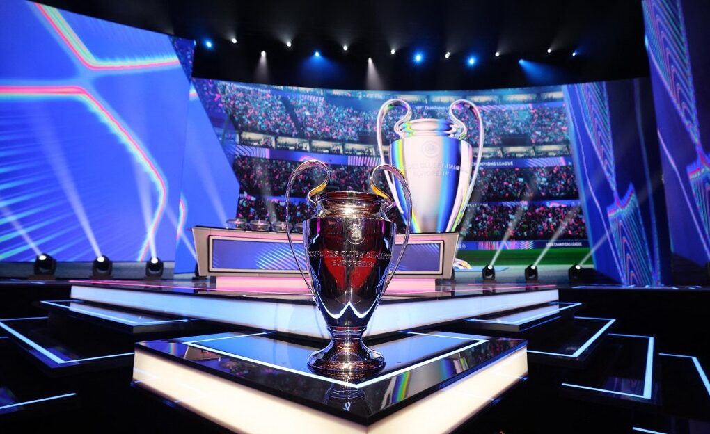 Le trophée de la Ligue des Champions pendant le tirage de la phase de ligue 2026-2027.
