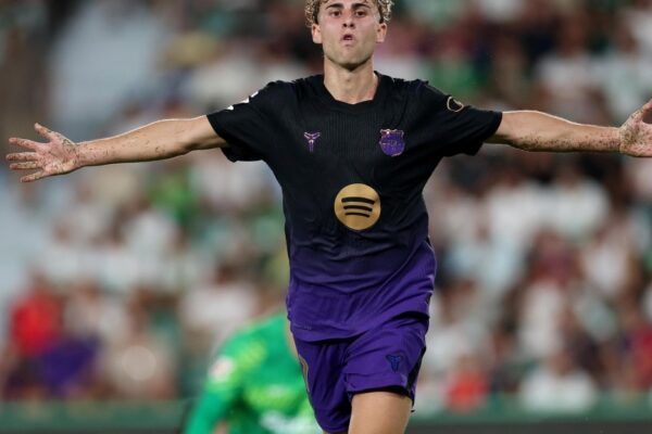 Fermín López célèbre son doublé avec le Barça contre Elche.