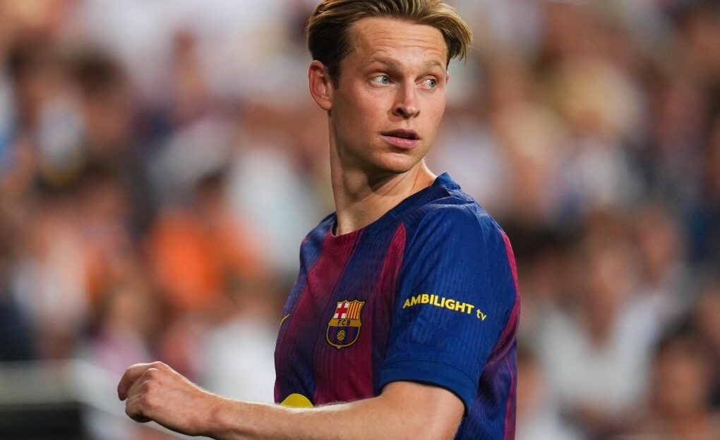 Frenkie de Jong s’exprime lors d’un entretien avec les médias du Barça.