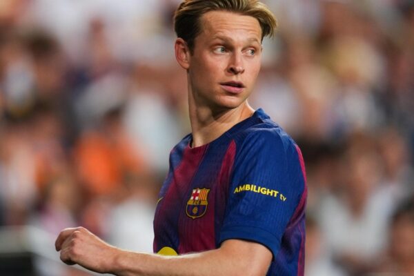 Frenkie de Jong s’exprime lors d’un entretien avec les médias du Barça.