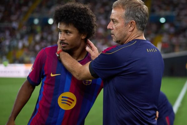 Karim Adeyemi en action avec le Barça pendant un match amical de présaison.