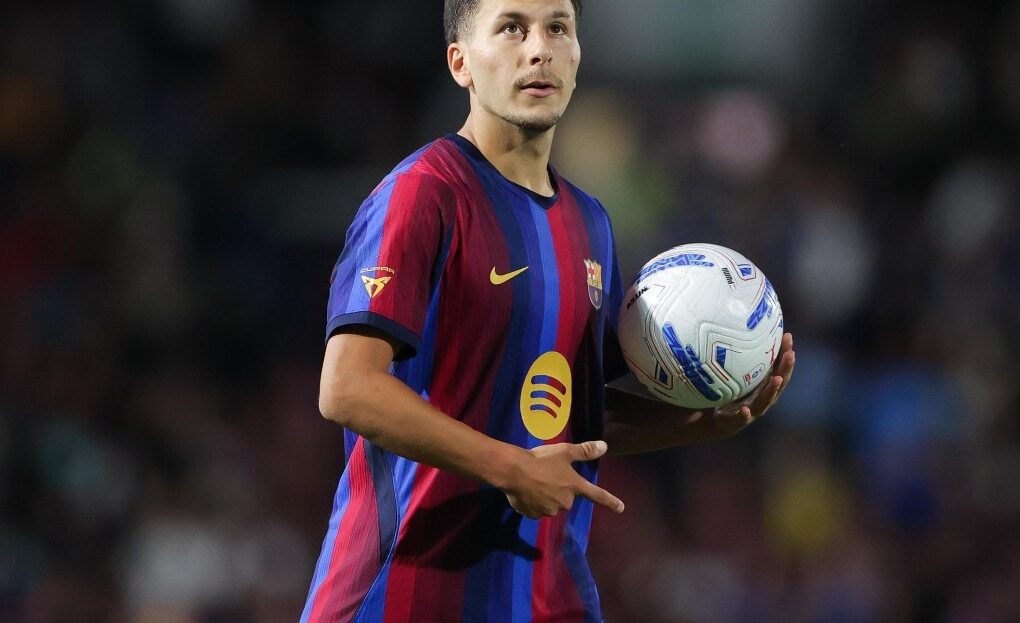 Roony Bardghji avec le maillot du Barça