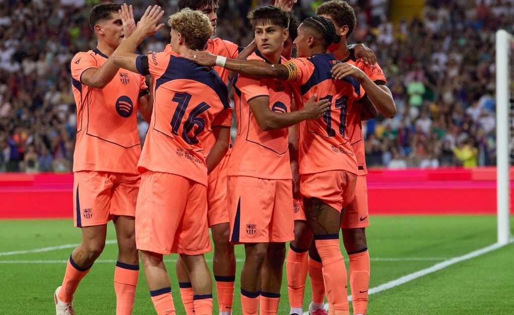 Karim Adeyemi en action avec le Barça pendant la préparation en Italie.