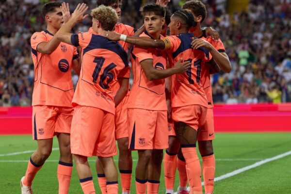 Karim Adeyemi en action avec le Barça pendant la préparation en Italie.