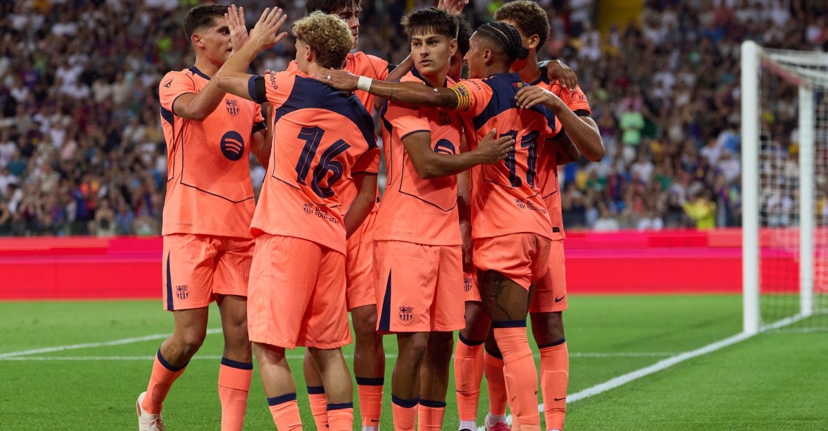 Karim Adeyemi en action avec le Barça pendant la préparation en Italie.