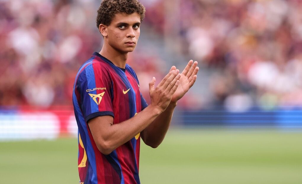 Hamza Abdelkarim en action avec le Barça lors du Trophée Joan Gamper face à Al Ahly.