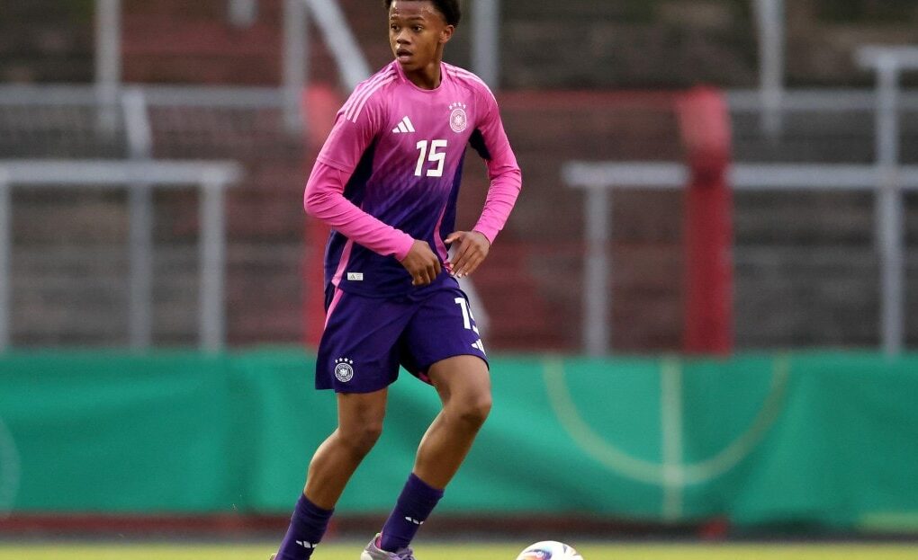 Portrait de Mikael Baza, défenseur de 16 ans attendu au Barça Atlètic.