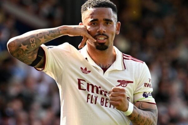 Gabriel Jesus avec Arsenal avant son possible transfert au FC Barcelone.