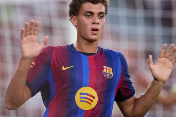 Hamza Abdelkarim et Brian Fariñas à l’entraînement avec l’équipe première du Barça.
