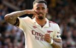 Gabriel Jesus sous le maillot d’Arsenal lors d’un match de Premier League.