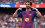 Ferran Torres avec le maillot du FC Barcelone.