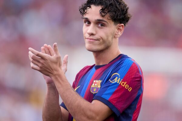 Héctor Fort sous les couleurs du Barça avant son transfert à la Real Sociedad.