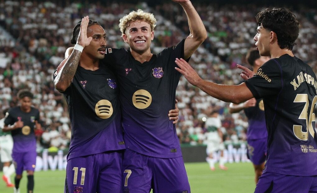 Raphinha en action avec le Barça sur la pelouse d’Elche.