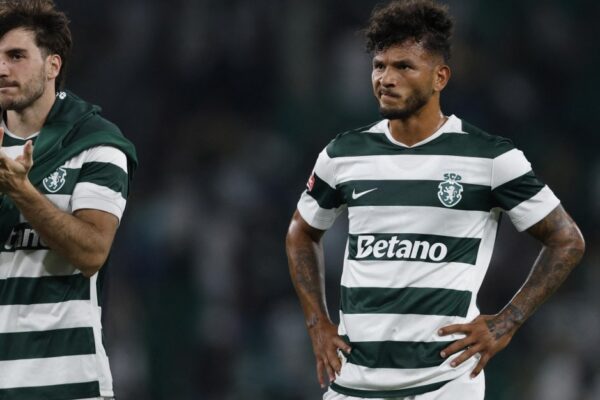 Luis Suárez avec le Sporting sur la pelouse lors d’un match.