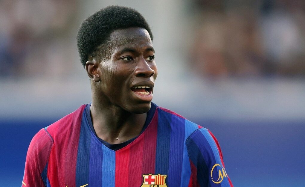 Ebrima Tunkara pendant la préparation du FC Barcelone avec l’équipe première de Hansi Flick.