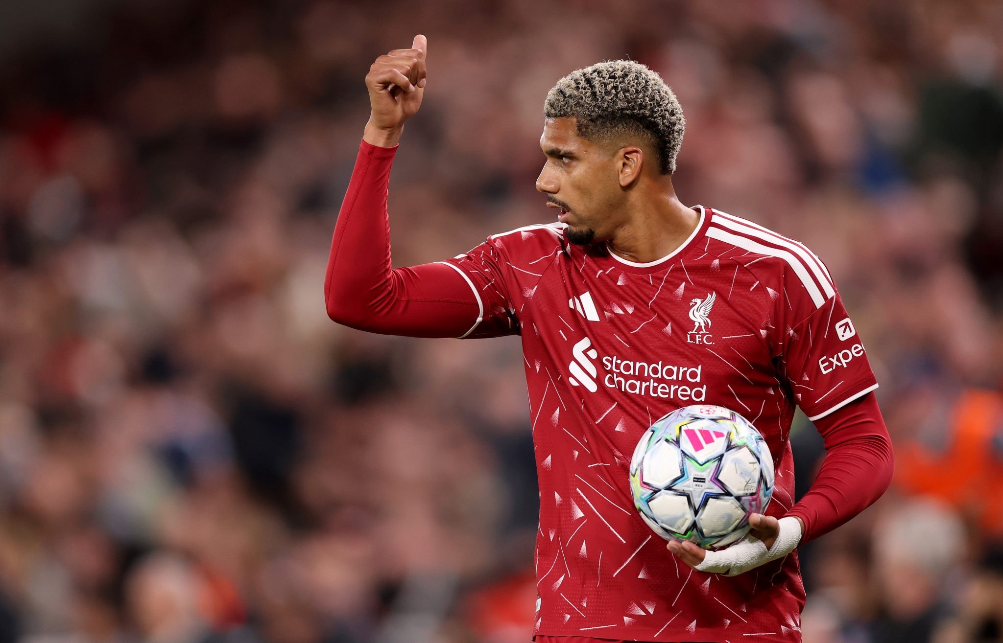Ronald Araújo avec Liverpool