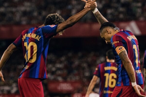 Raphinha sous le maillot du Barça lors de la victoire contre Séville.