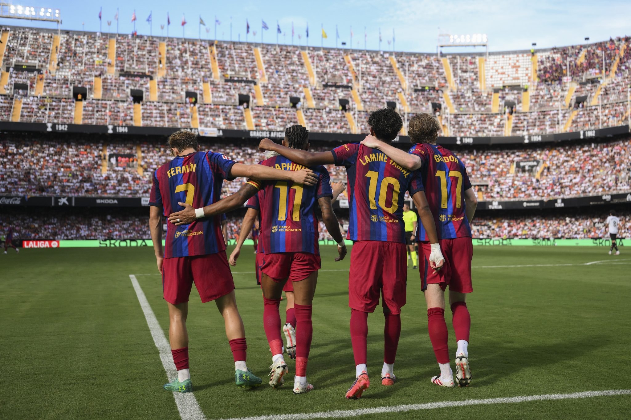 Fermín López, Raphinha, Lamine Yamal et Anthony Gordon du FC Barcelone