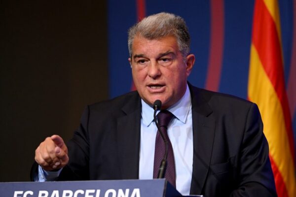 Joan Laporta s’exprime sur la blessure de Raphinha et les ambitions du Barça.