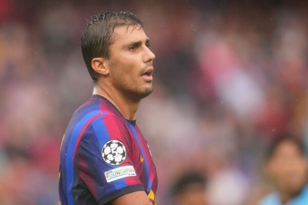Rodri, milieu du Barça, sur le terrain.