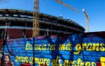 Joan Laporta et Borja Ochoa lors de la signature du partenariat entre le FC Barcelone et Telefónica.